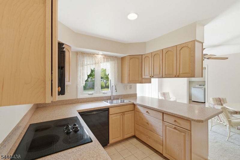 23 Sweetbriar Road Somerset, NJ 08873 - Photo 9 of 49