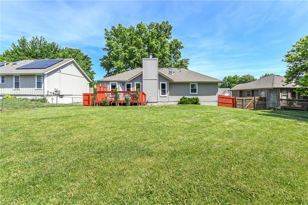 1204 Northeast Hunter's Road Blue Springs, MO 64014 - Photo 40 of 42