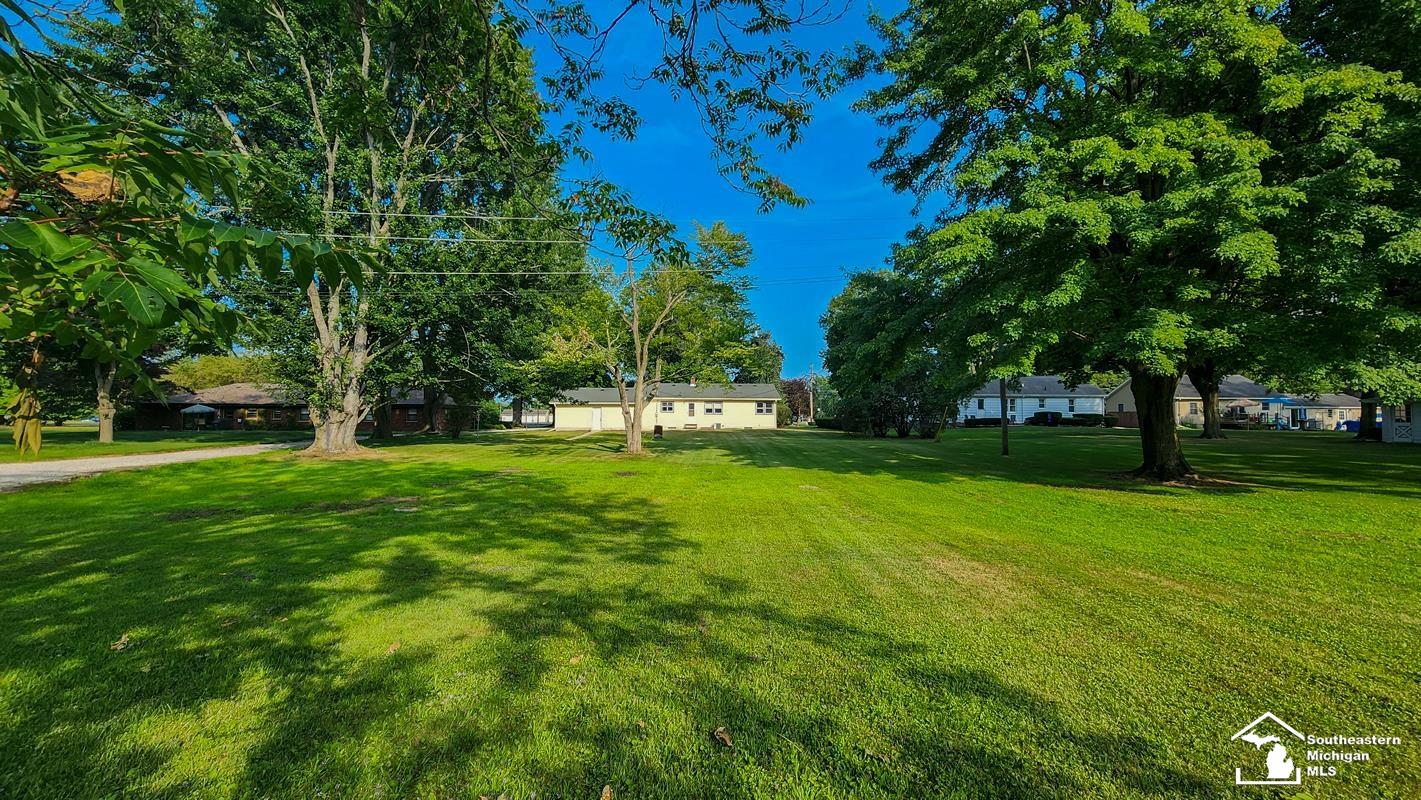 2735 Vivian Road Monroe, MI 48162 - Photo 20 of 22 50150232-28f6f81d-c5eb-4faa-9447-36ef131fe2f7.JPG