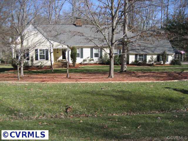 1107 Kingscross Road Midlothian, VA 23114 - Photo 1 of 4 a view of outdoor space yard and porch