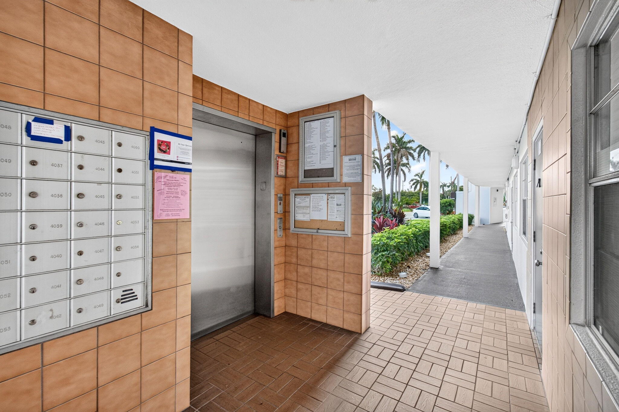 4039 Hythe A Boca Raton, FL 33434 - Photo 21 of 108 6-web-or-mls-DSC_4188