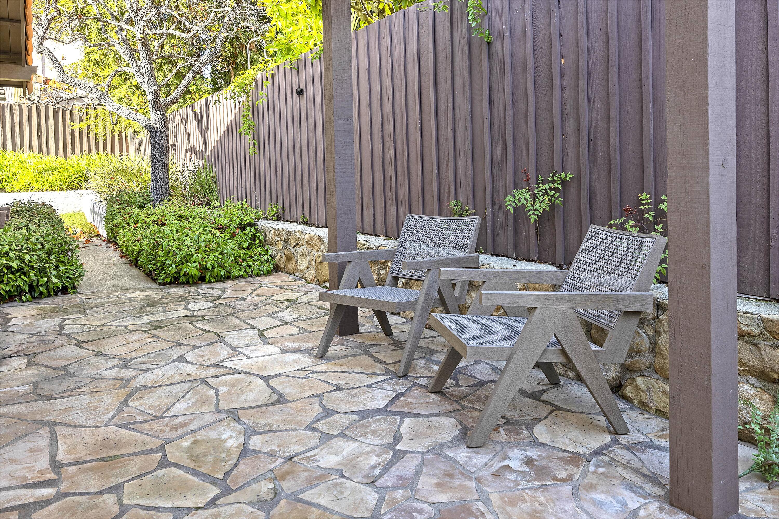 9 East Quinto Street Santa Barbara, CA 93105 - Photo 17 of 18 Low-maintenance outdoor areas to relax