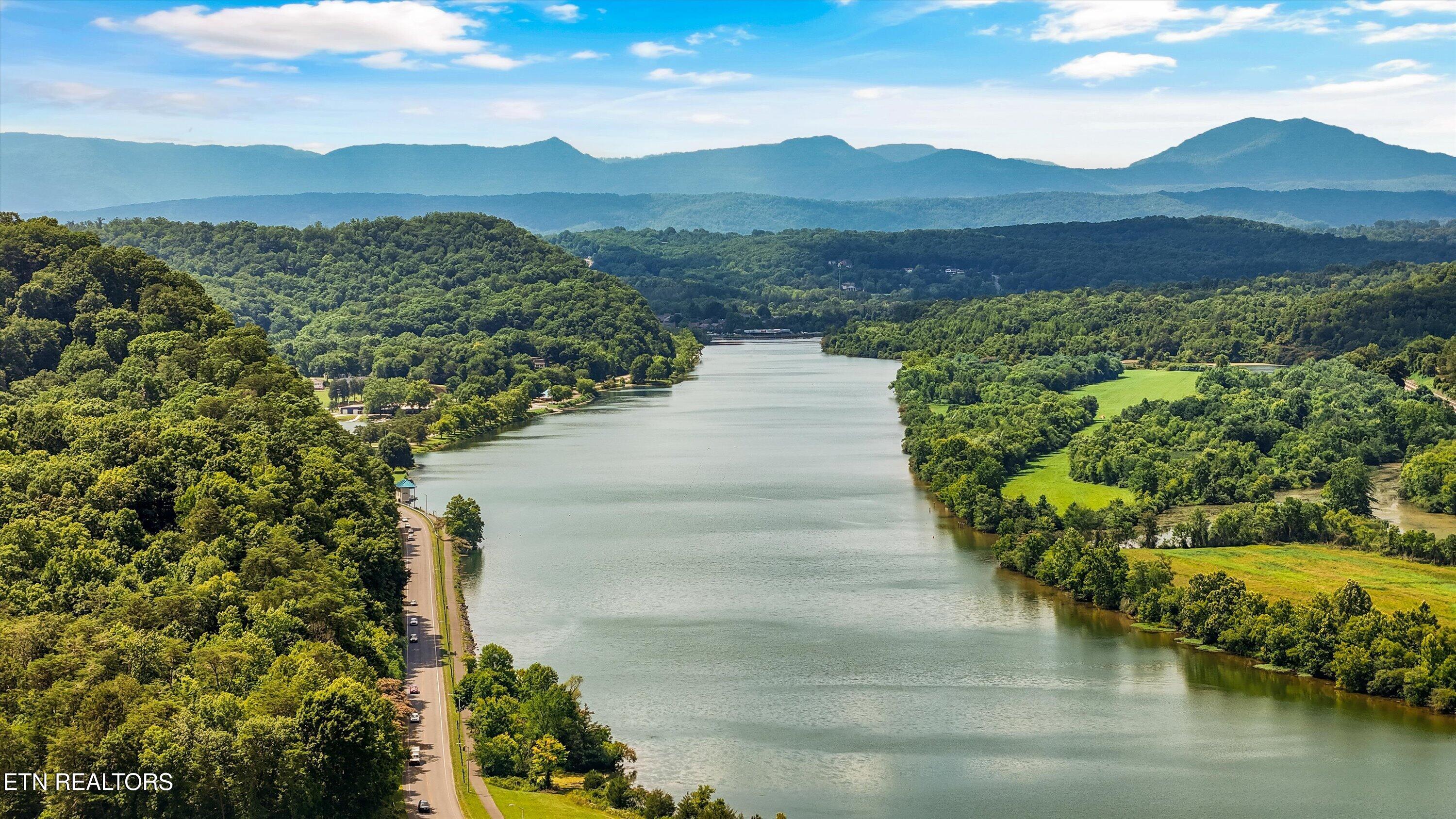 64 Rolling Links Boulevard Oak Ridge, TN 37830 - Photo 47 of 54 Minutes to Melton Hill Lake