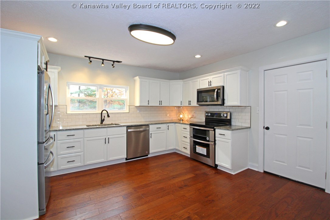 1601 Longridge Road Charleston, WV 25314 - Photo 4 of 19 Gallery Image 4