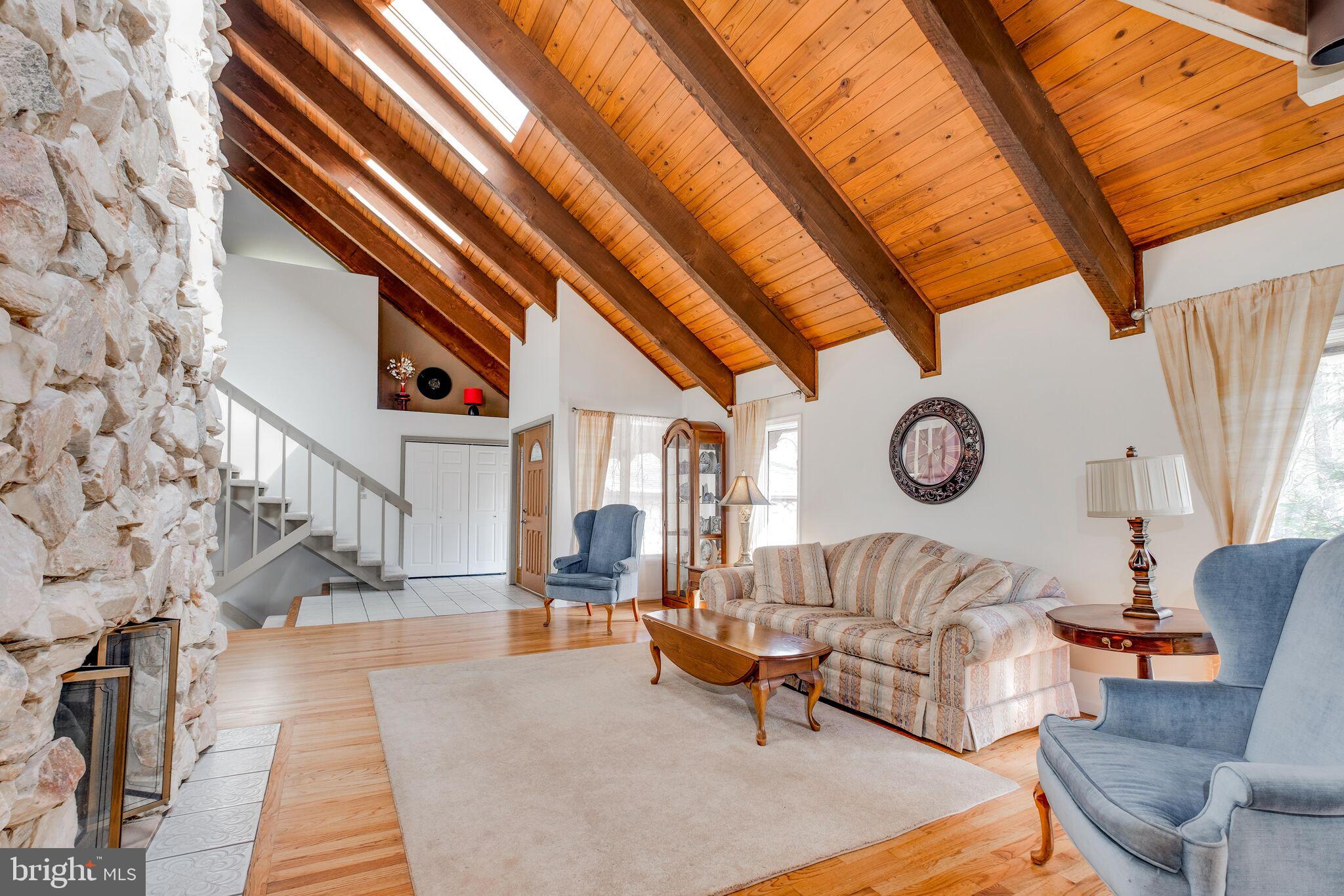 667 Jackson Road Mullica Hill, NJ 08062 - Photo 15 of 69 Living room
