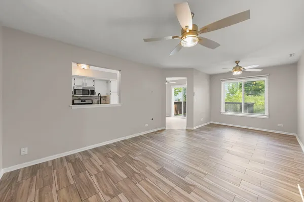 $2,400 | 2661 Prairieview Lane, Aurora, IL 60502