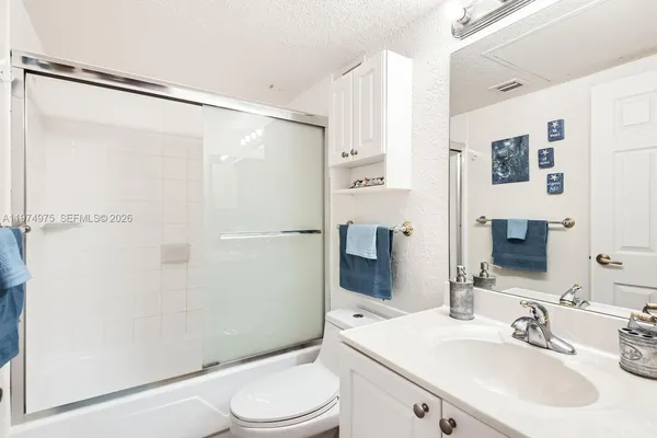 $2,600 | 2501 South Ocean Drive, Unit 633, Hollywood, FL 33019