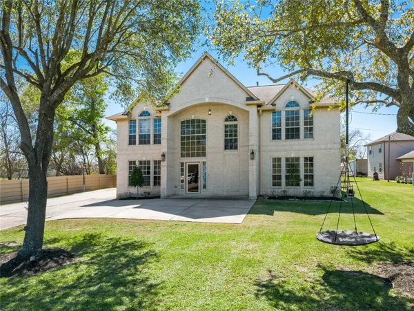 $759,900 | 5631 Brookfield Drive, Houston, TX 77085