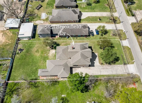 $769,900 | 5631 Brookfield Drive, Houston, TX 77085