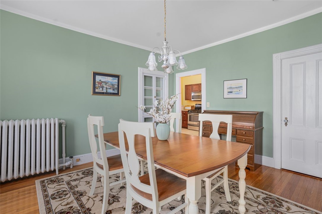 8 Everett Street, Unit 2 Newport, RI 02840 - Photo 11 of 29 Dining room with view into the kitchen