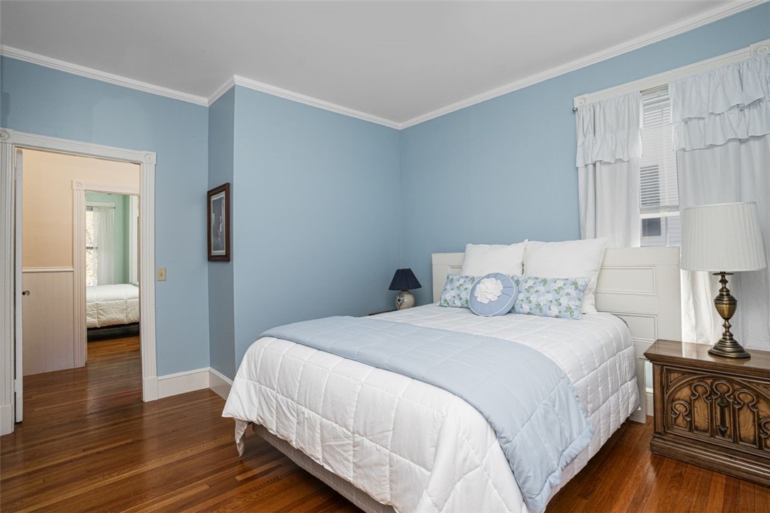 8 Everett Street, Unit 2 Newport, RI 02840 - Photo 17 of 29 Primary bedroom