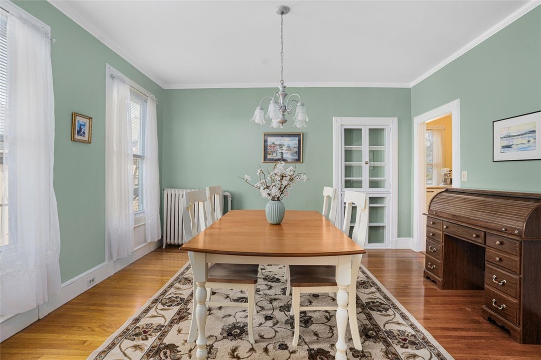 8 Everett Street, Unit 2 Newport, RI 02840 - Photo 9 of 29 Dining room with custom built-in cabinetry