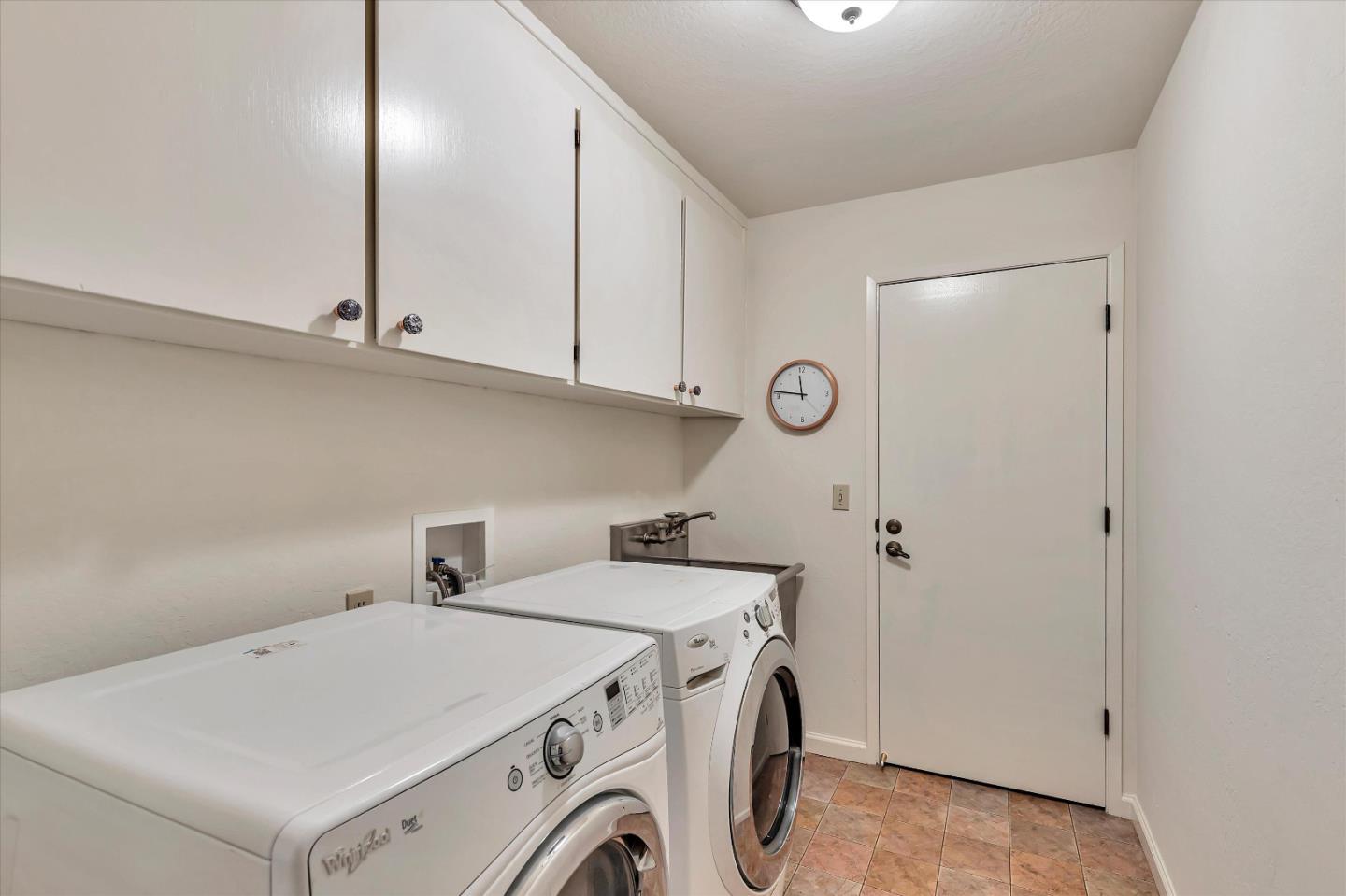 1660 Eberts Drive San Martin, CA 95046 - Photo 27 of 77 a utility room with dryer and washer