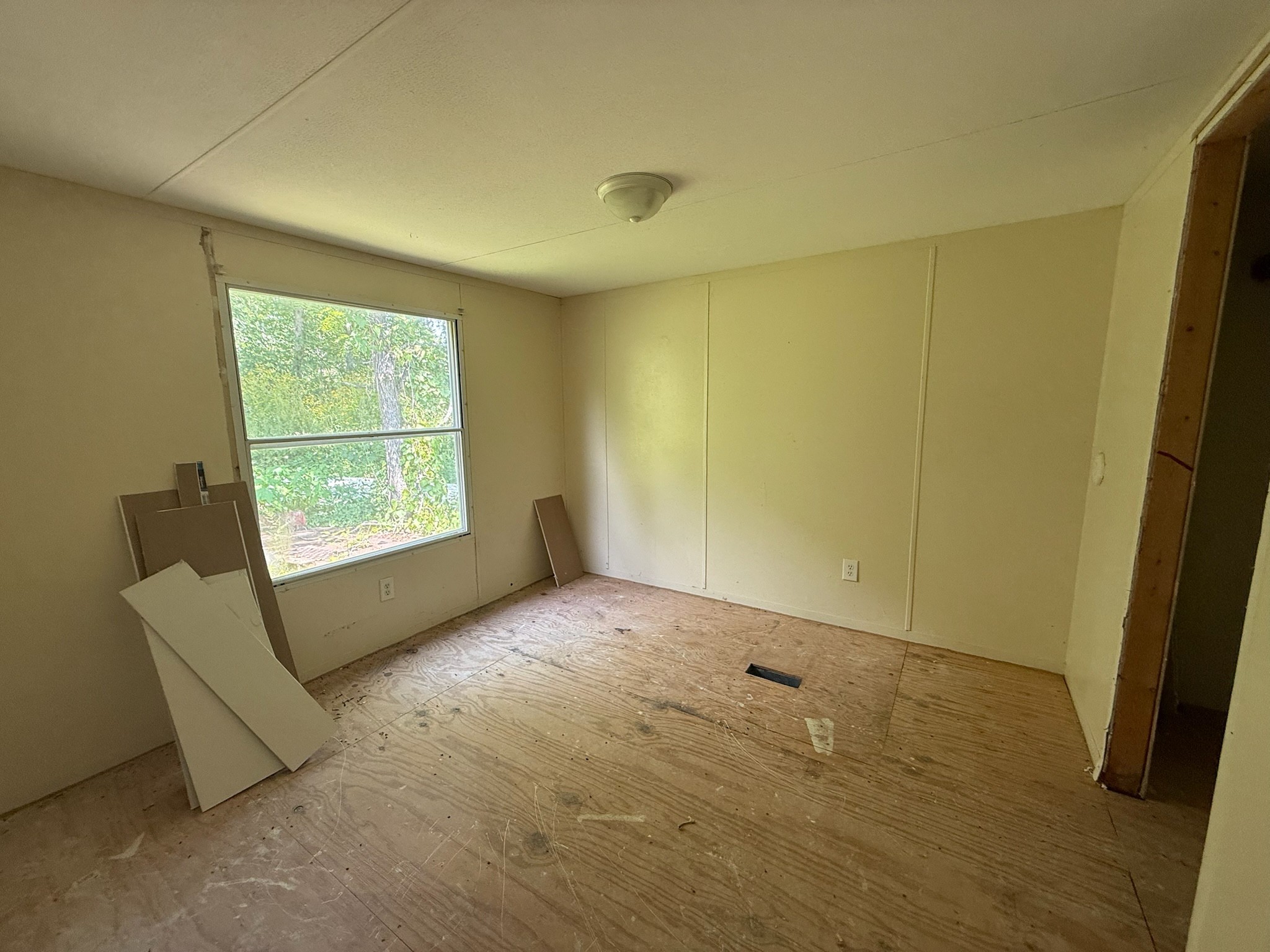 239 Scott Ridge Road Edmonton, KY 42129 - Photo 8 of 8 a view of an empty room with a window