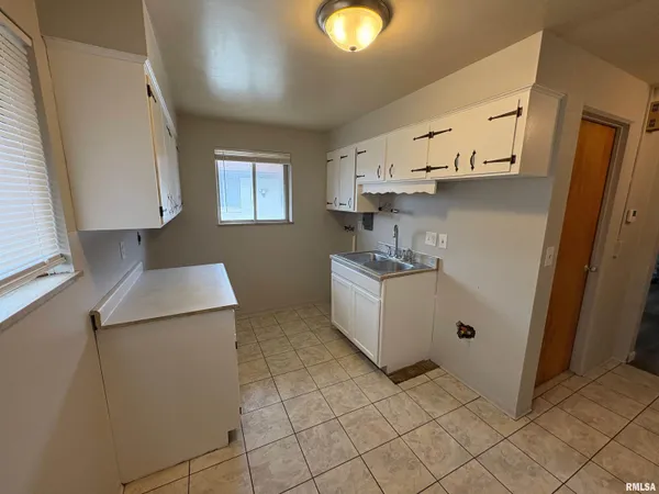 $595,000 | 2613 West Wardcliffe Drive, Peoria, IL 61604