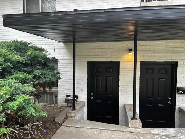 $595,000 | 2613 West Wardcliffe Drive, Peoria, IL 61604