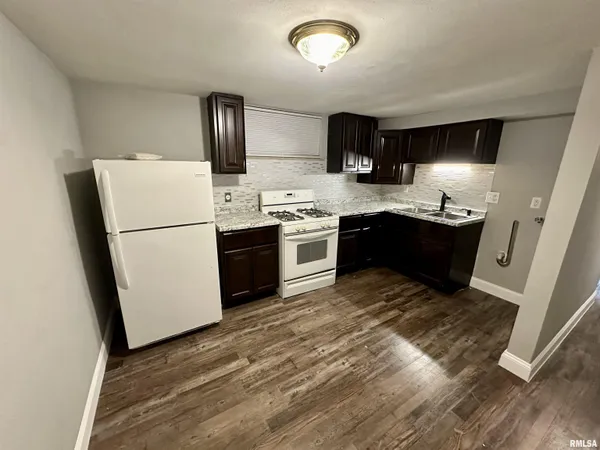 $595,000 | 2613 West Wardcliffe Drive, Peoria, IL 61604