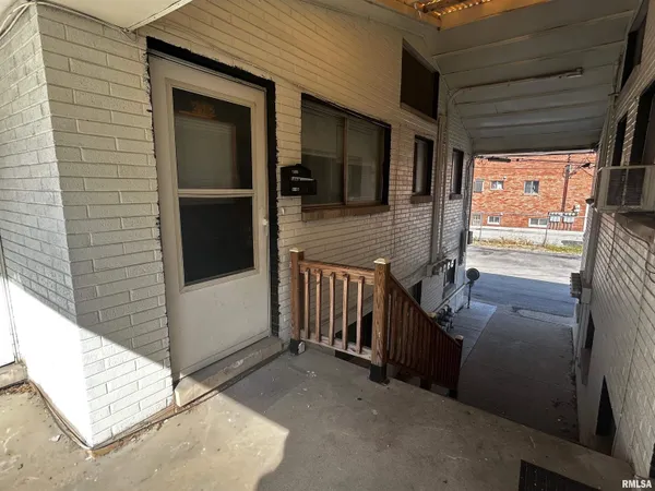 $595,000 | 2613 West Wardcliffe Drive, Peoria, IL 61604