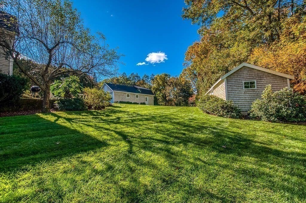 351 Moosehill Road East Walpole, MA 02032 - Photo 5 of 42 Gallery Image 5
