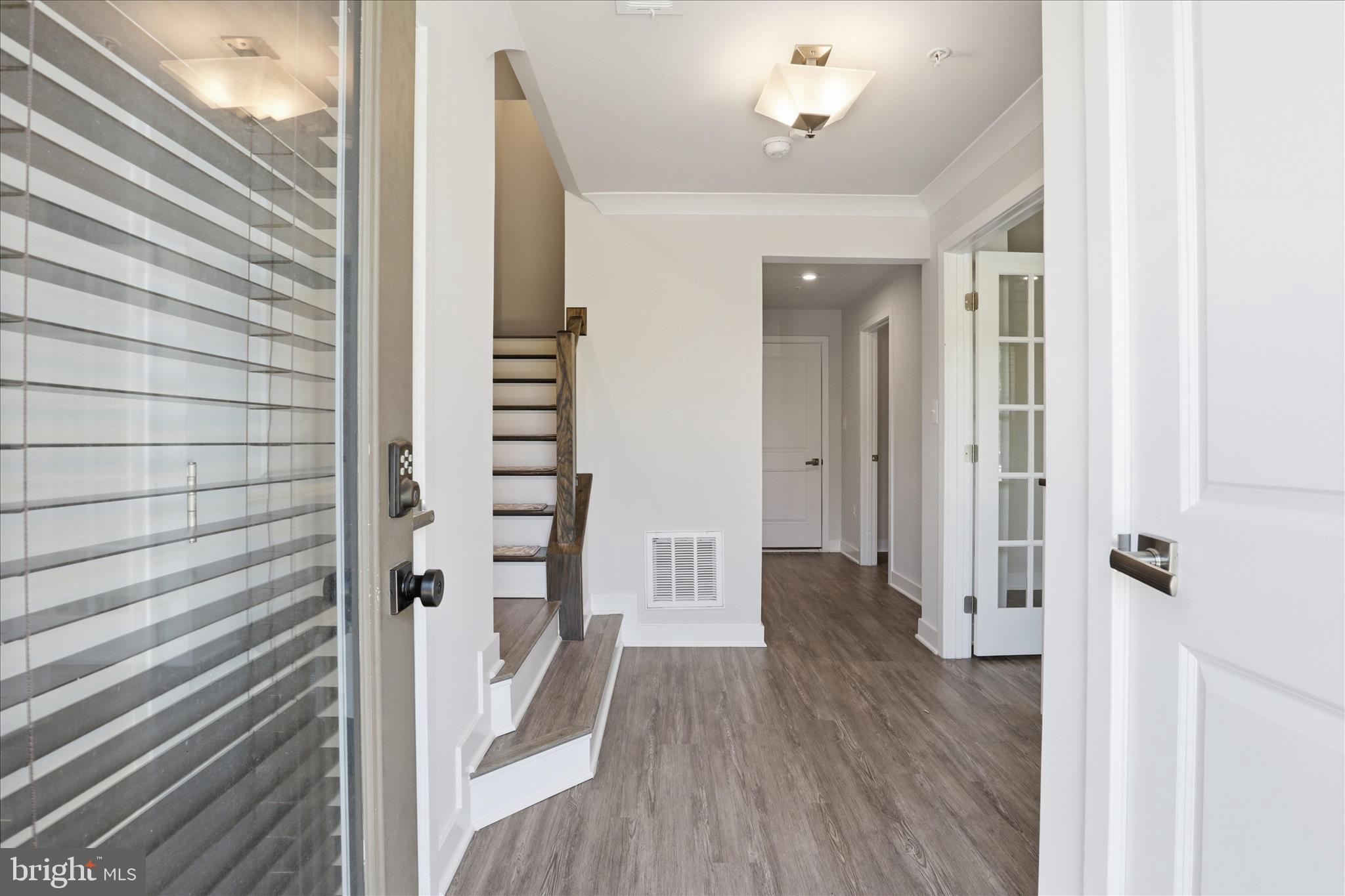 4702 Towne Park Road Suitland, MD 20746 - Photo 4 of 46