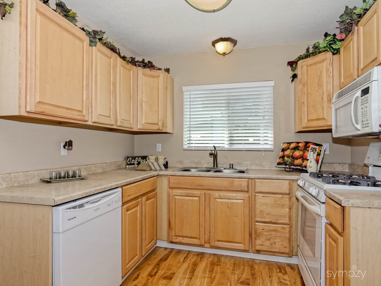 12920 Carriage Road Poway, CA 92064 - Photo 7 of 23