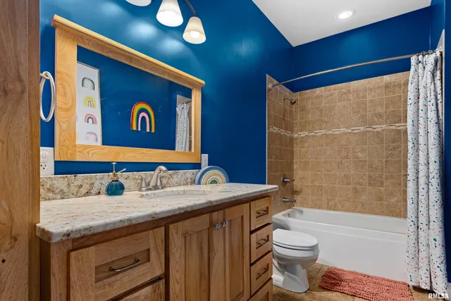 $350,000 | 23 Magrabl Drive, Canton, IL 61520