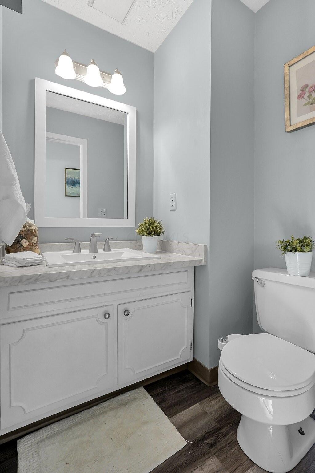 3766 Canon Ridge Place Columbus, OH 43230 - Photo 9 of 22 Canon.HalfBath