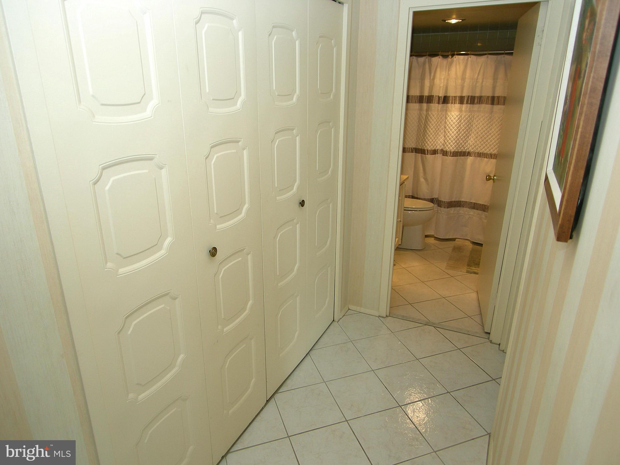 5225 Pooks Hill Road, Unit 709N Bethesda, MD 20814 - Photo 14 of 26 Foyer