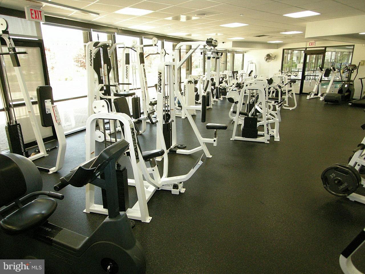 5225 Pooks Hill Road, Unit 709N Bethesda, MD 20814 - Photo 20 of 26 Gym