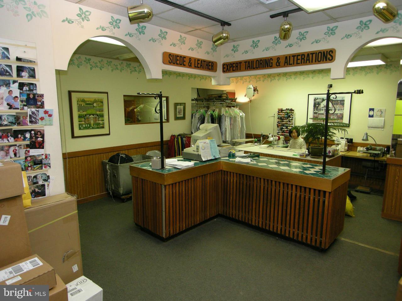 5225 Pooks Hill Road, Unit 709N Bethesda, MD 20814 - Photo 24 of 26 Cleaners
