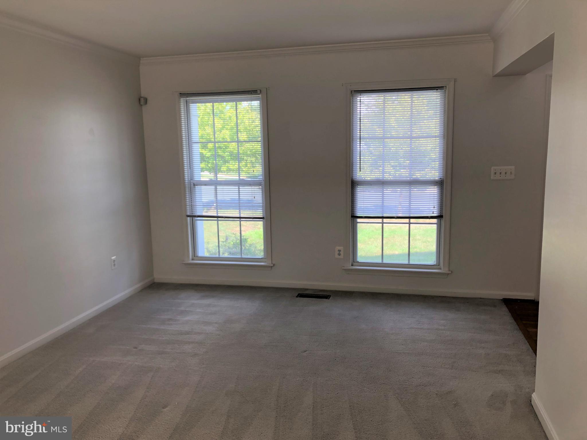 9739 Eustice Road Randallstown, MD 21133 - Photo 4 of 30 Living Room
