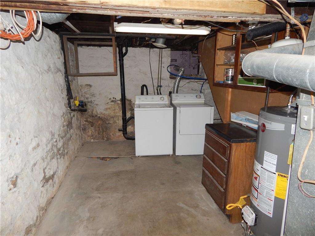 543 Oneida Valley Road Butler, PA 16001 - Photo 21 of 30 a utility room with dryer and washer