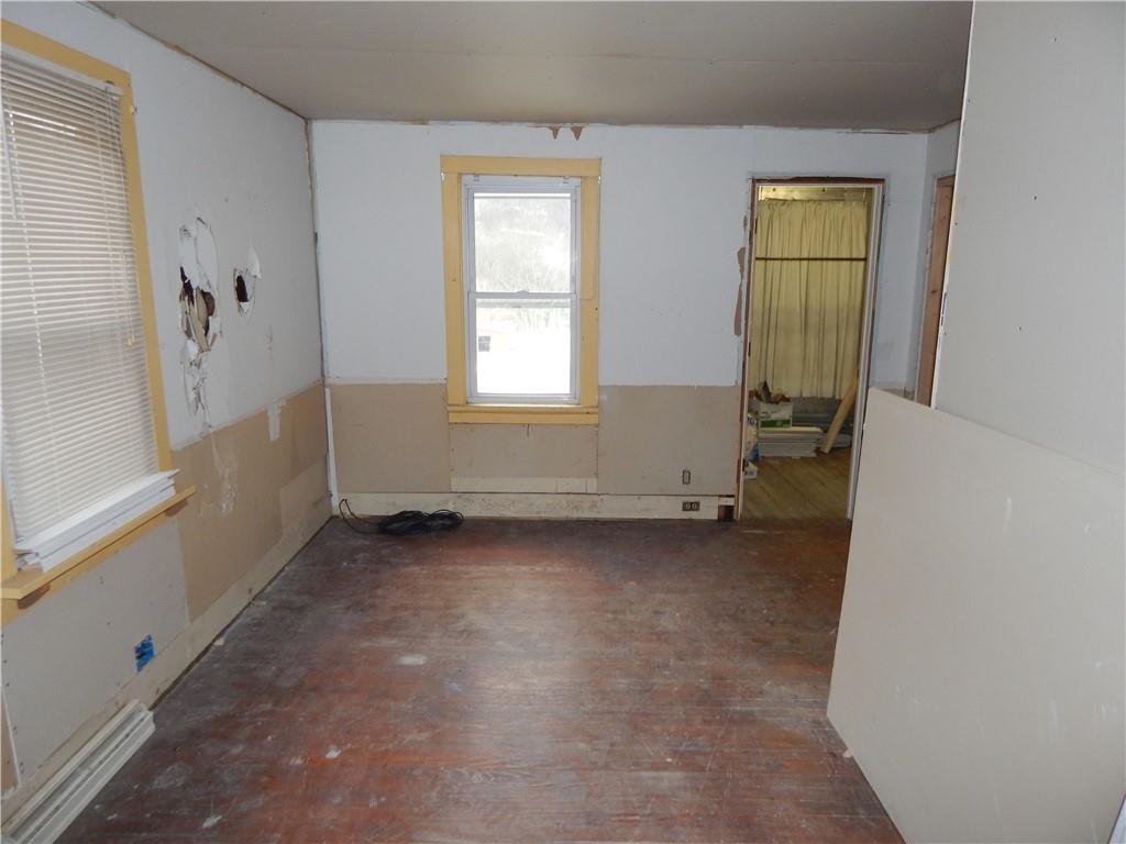 543 Oneida Valley Road Butler, PA 16001 - Photo 27 of 30 an empty room with windows