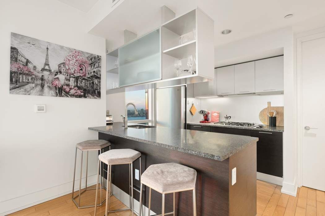 350 West 42nd Street, Unit 44H Manhattan, NY 10036 - Photo 6 of 20