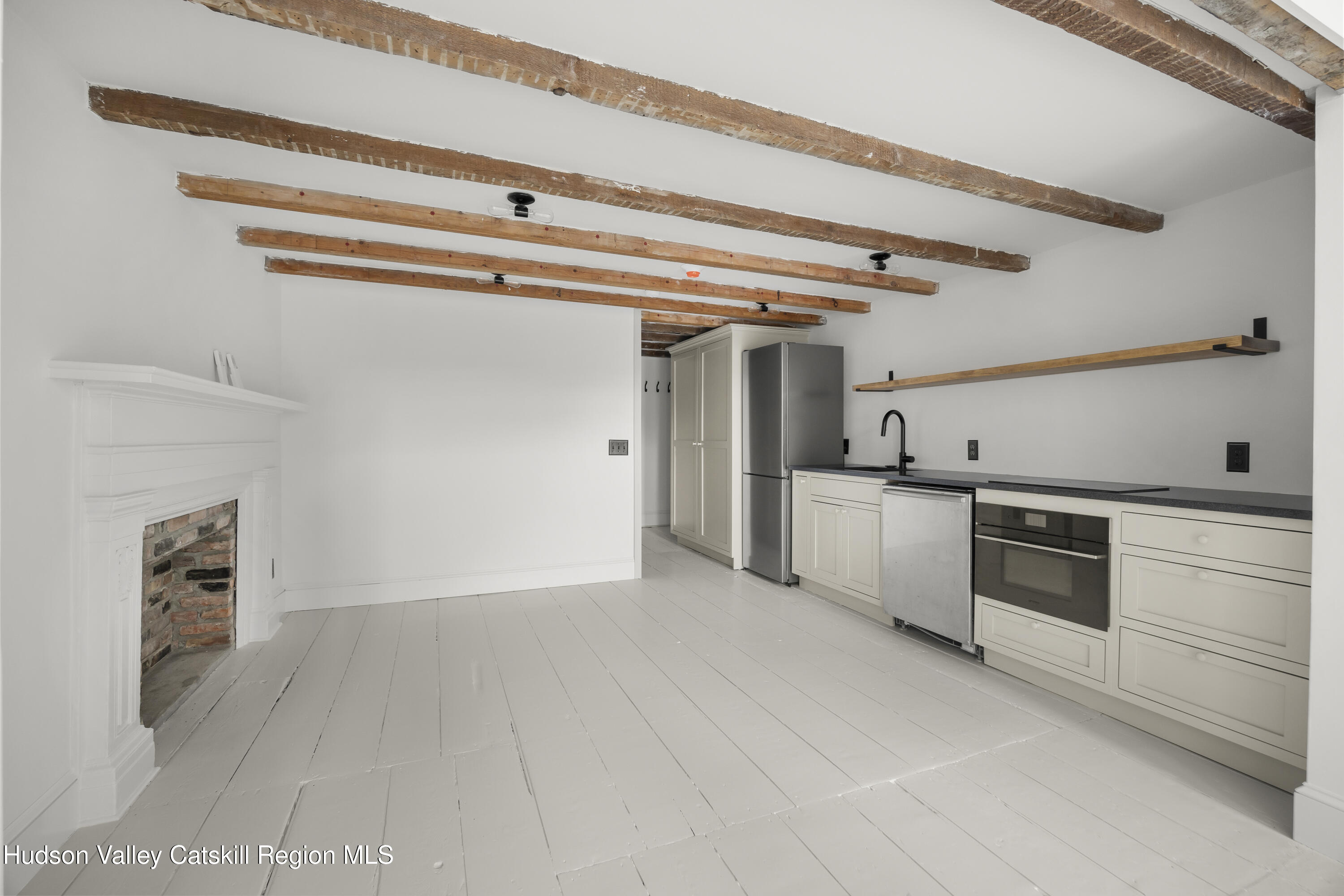 620 Warren Street, Unit A Hudson, NY 12534 - Photo 5 of 11 7Y3A3370