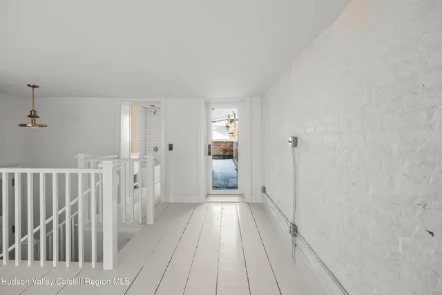 $3,000 | 620 Warren Street, Unit A, Hudson, NY 12534