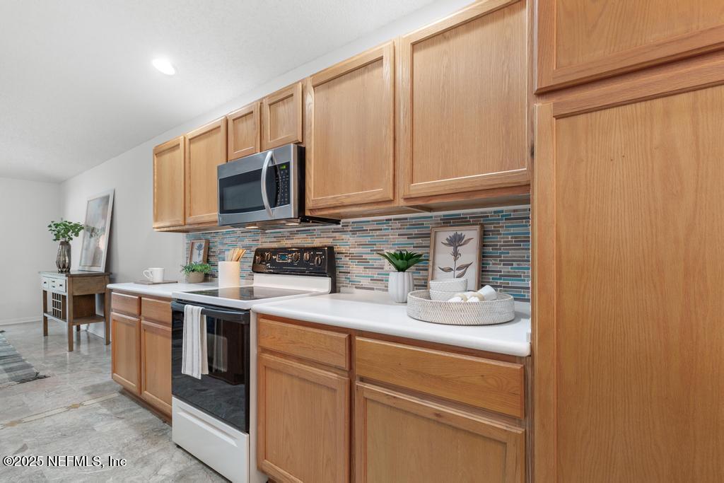 83 Reeding Ridge Drive East Jacksonville, FL 32225 - Photo 22 of 44 83 Reeding Ridge Dr E staged-24
