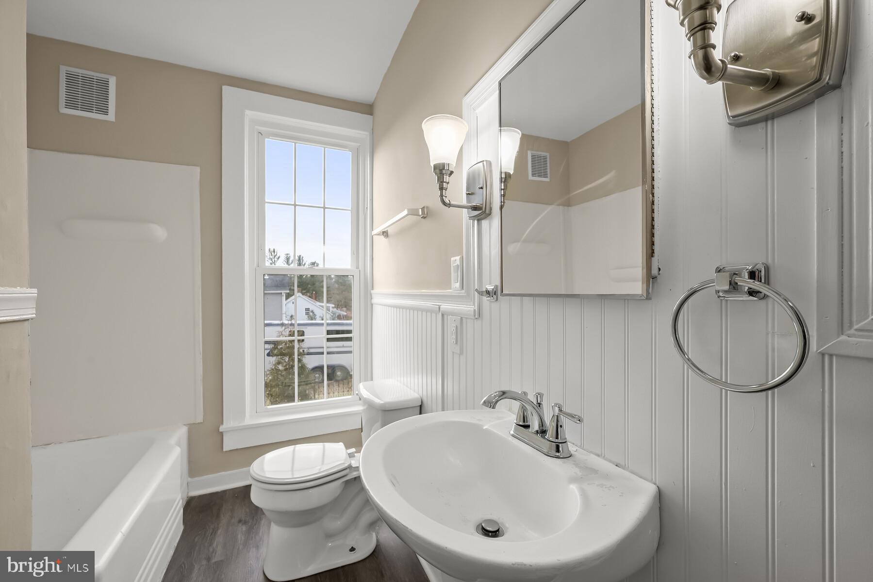 2378 Mayberry Road Westminster, MD 21158 - Photo 13 of 29 Full Bathroom w/ fresh paint