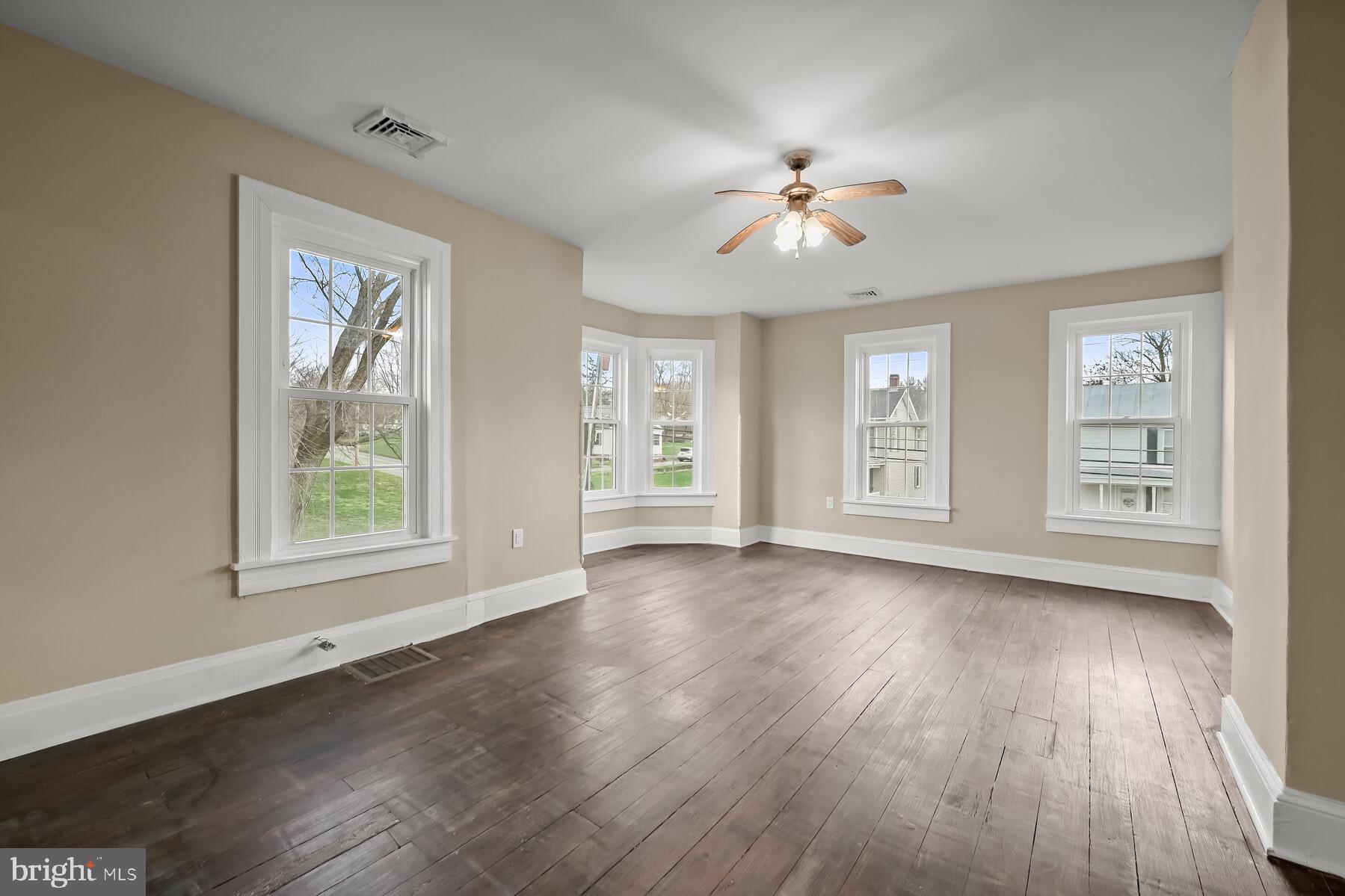 2378 Mayberry Road Westminster, MD 21158 - Photo 15 of 29 Upper-Level Apartment/In-Law Suite Family Room