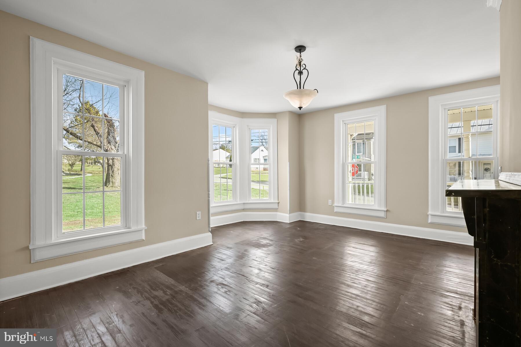 2378 Mayberry Road Westminster, MD 21158 - Photo 5 of 29 Bright, expansive Living Room w/ fresh paint