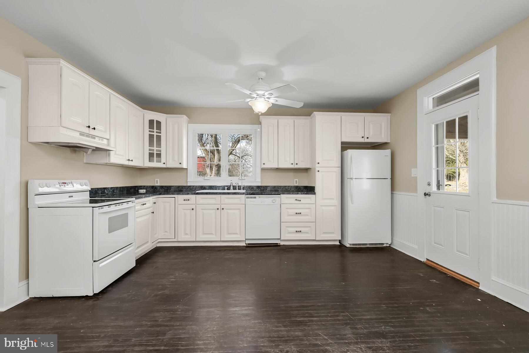 2378 Mayberry Road Westminster, MD 21158 - Photo 8 of 29 Enormous Kitchen freshly painted!