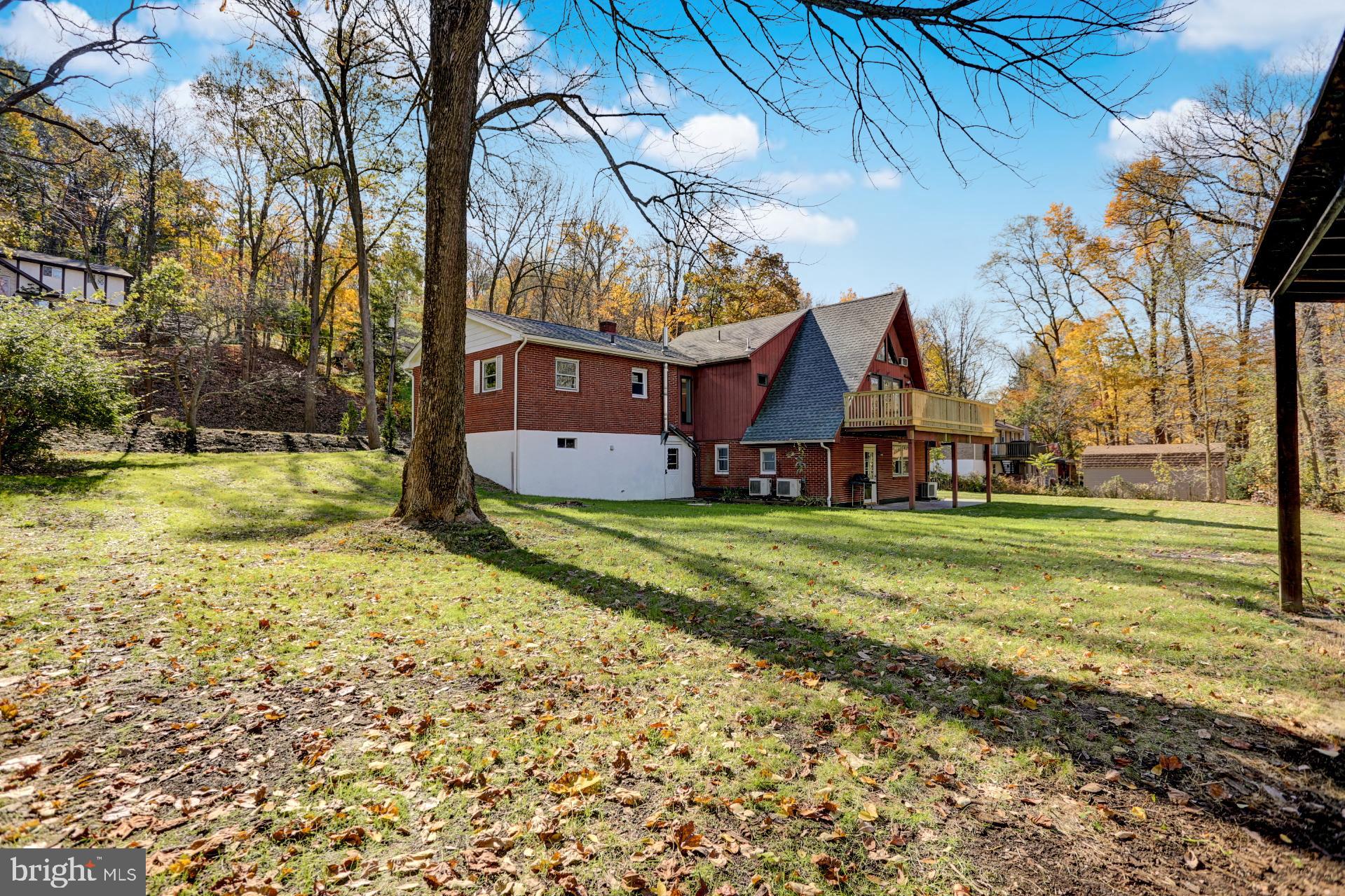277 Mountain View Road Reading, PA 19607 - Photo 3 of 35