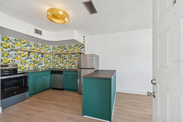 $1,499 | 4511 South Oak Drive, Unit R32A, Tampa, FL 33611