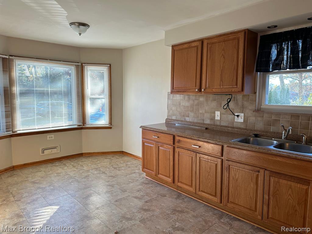3914 West 13 Mile Road Royal Oak, MI 48073 - Photo 5 of 14