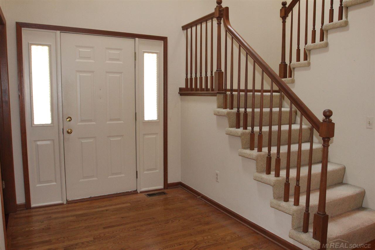 2112 Reagan Drive Rochester, MI 48309 - Photo 5 of 21