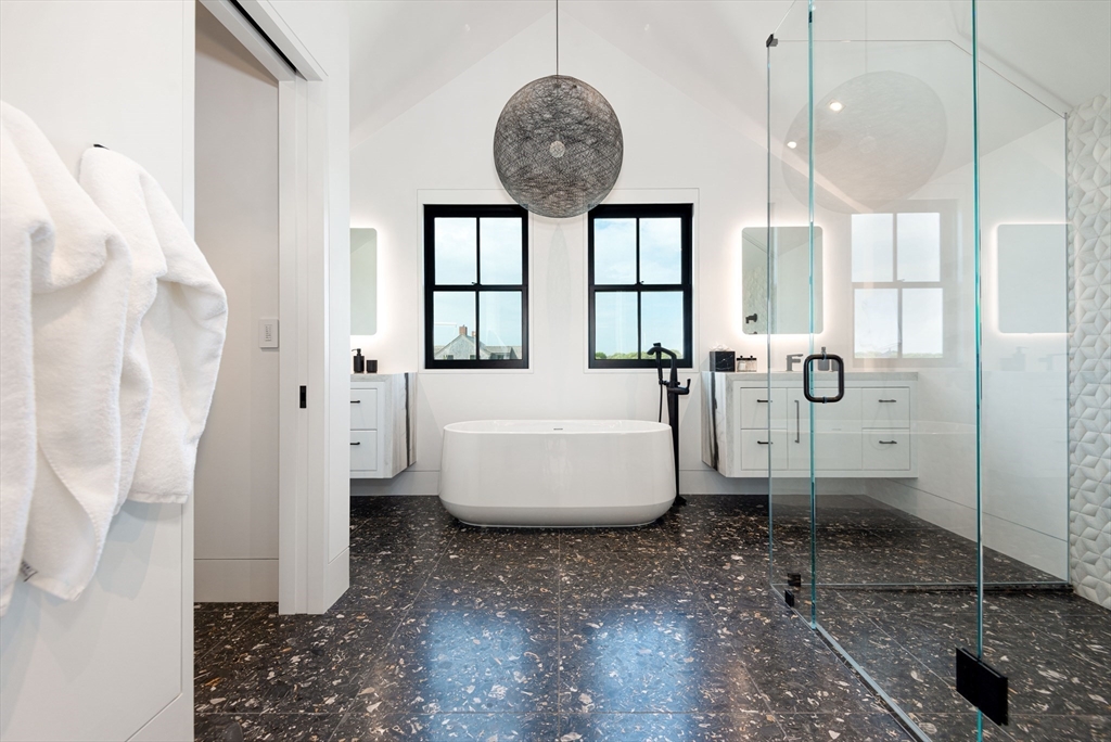 30 Devon Street Nantucket, MA 02554 - Photo 11 of 42