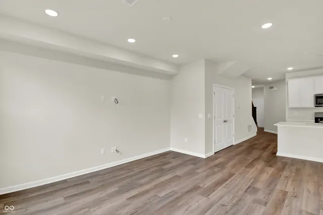 $2,500 | 3295 Haflinger Drive, Zionsville, IN 46077