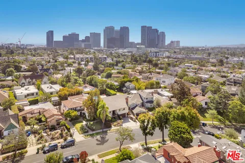 $2,995,000 | 1418 Warner Avenue, Los Angeles, CA 90024