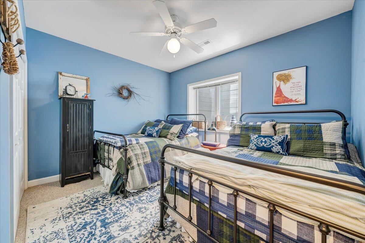 1209 Mariners Way, Unit 69 Huddleston, VA 24104 - Photo 32 of 72 a very nice looking room with a couch