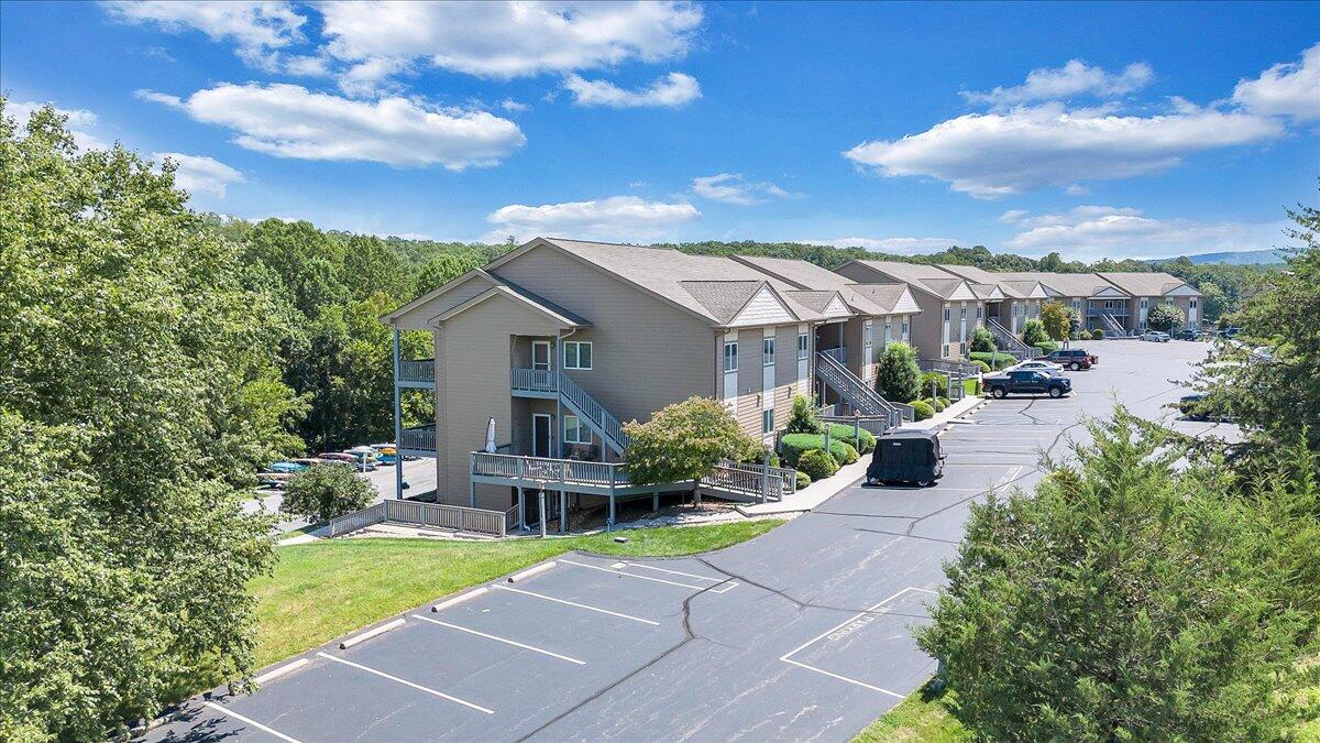 1209 Mariners Way, Unit 69 Huddleston, VA 24104 - Photo 46 of 72 46-DJI_20250812125057_0217_D